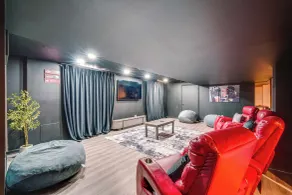 Spacious Refuge w/ Private Pool & Outdoor Bar! - Interiör