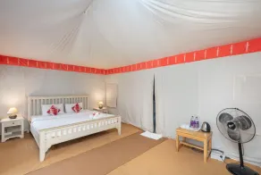 Delta 105 - A Military Themed Adventure Park - Room