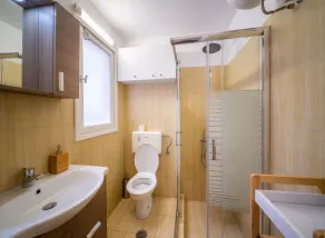 The ROOF - Apartment with terrace in Aegina Town - Bad