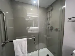 Super 8 by Wyndham Cornwall ON - Chambre