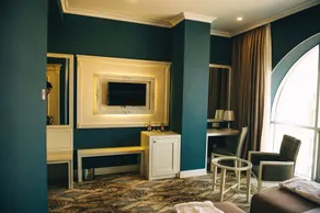 Emerald Suite Hotel - Room