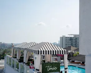 Montrose at Beverly Hills - Piscine
