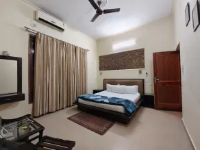 Hotel Downtown Kangra - Chambre