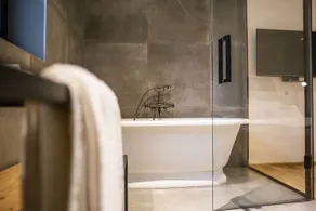 Vault Hotel - Bathroom