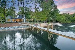Hanesbee Escape - Pool