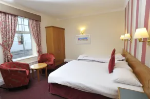 Cliffs Hotel - Chambre