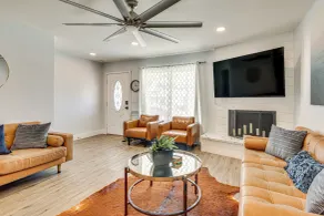 4 Mi to Dtwn Oceanside & Beach: Home w/ Yard! - Innvendig