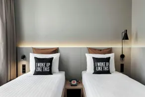 Moxy Alfragide Lisboa - Chambre