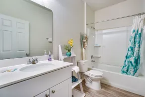 Jarrell Home w/ Playground + Pool Access! - Badezimmer