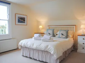 7 Glenthorne House - Room