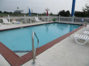 Patti's Inn and Suites - Basseng