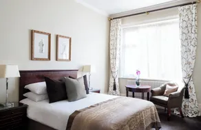 Audleys Wood Hotel, Basingstoke - Room