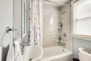 Updated Linden Home: Visit NYC & Newark! - Interior