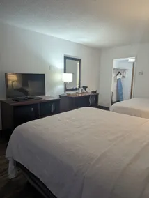 Plaza Hotel Denver Central - Room