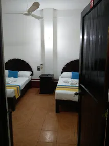 Hotel y Bungalows Acuario - Chambre