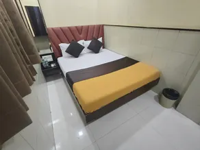 Hotel Triton Sion - Near US Embassy - Hotel Near BKC - Chambre