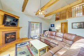 Dog Friendly Mountain View Retreat w/ Hot Tub - Interiør