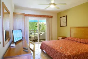 New Garden Hotel - Room