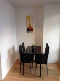 Southern Cross CBD Apartment - Spiseområde på rommet