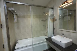 Days Hotel By Wyndham Neemrana - Quarto