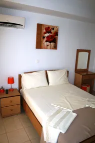 Mare Beachfront Rooms Himare - Room