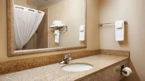 Best Western Inn & Suites - Henrietta - Badrum