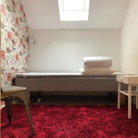 Gothem Logi - Room