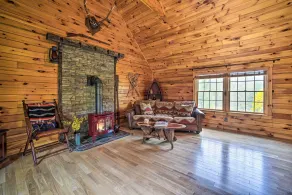 Lovely Fort Ann Lodge - 10 Mi to Lake George! - Interiör