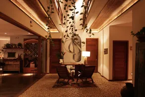 OITI by Barracuda - Interior entrance