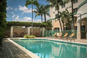 Courtyard by Marriott Fort Lauderdale Airport & Cruise Port - Piscine