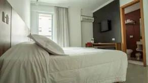 Atlântico Golden Apart Hotel - Room