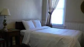 Commodore Hotel & Café - Zimmer