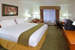 Holiday Inn Express Hotel & Suites by IHG - Zimmer