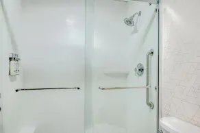 Holiday Inn Express Hotel & Suites Columbus Airport by IHG - Salle de bain