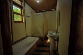 lake mwamba lodge - Bathroom