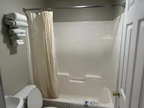 Economy Inn - Badezimmer
