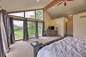 Peaceful Lebanon Farmhouse/Ranch w/ Pool! - Intérieur