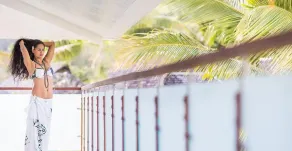 Moorea Sunset Beach - Interior entrance