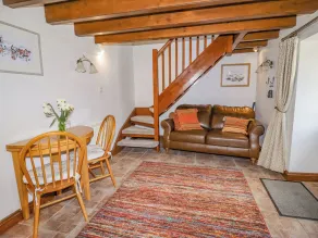 The Little White Cottage - Living area