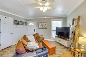 Pet-friendly Studio w/ Yard & Fire Pit in Vilonia! - Interior