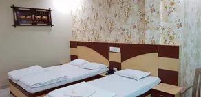 Hotel Lee Garden Near to Blue Flag Beach 500 Mtrs - Room