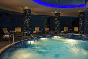 Renaissance Izmir Hotel - Piscina