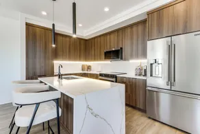 5 Mi to Walmart Amp: Modern Townhome w/ Yard! - Interiör