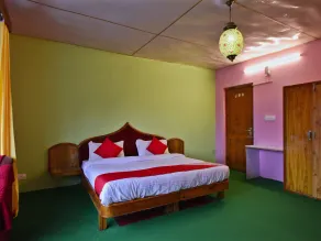 OYO 28187 Hotel Potala - Room