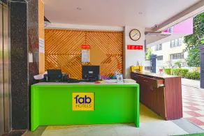 FabHotel Golden Heights - Réception