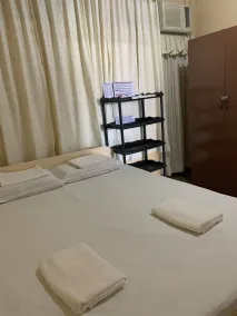 First Baby Bytes Guest House - Zimmer