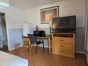 Falcon Nest Motel - Chambre