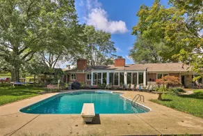 Peaceful Lebanon Farmhouse/Ranch w/ Pool! - Innvendig