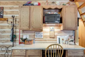 Lakefront Rhinelander Cabin w/ Dock & Fire Pit! - Interni
