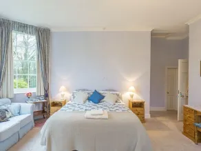 Marshwood Farm B&B and Shepherds Hut - Room